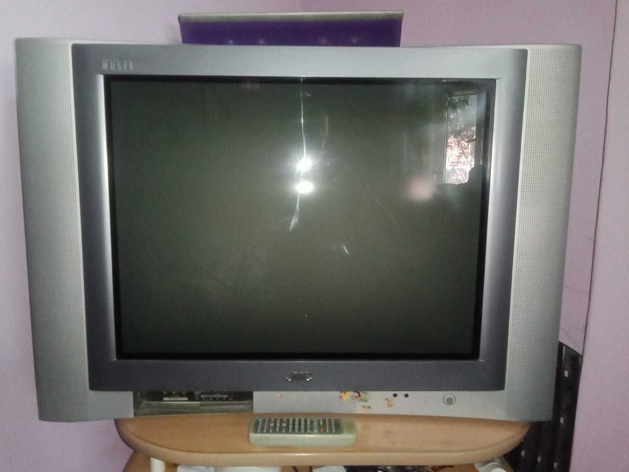ТВ JVC диагональ 70см