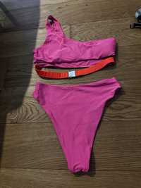 Costum baie s-m fara eticheta