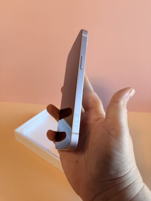 iPhone 13 128GB отлично състояние батерия 87 процента