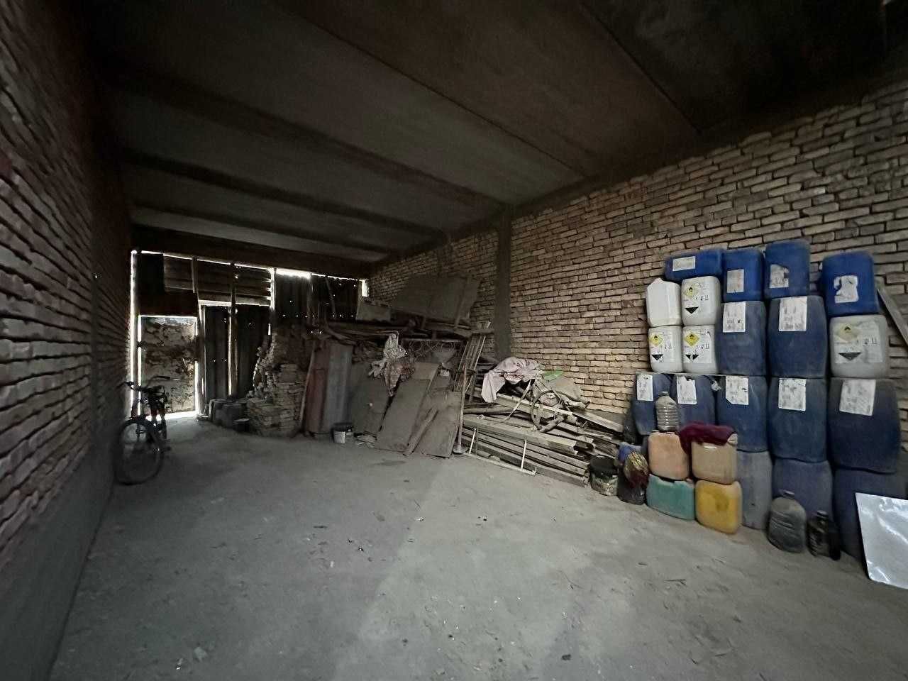 4,5 sotixli zikrini uchastka qilishga mo'ljallangan joy sotiladi.