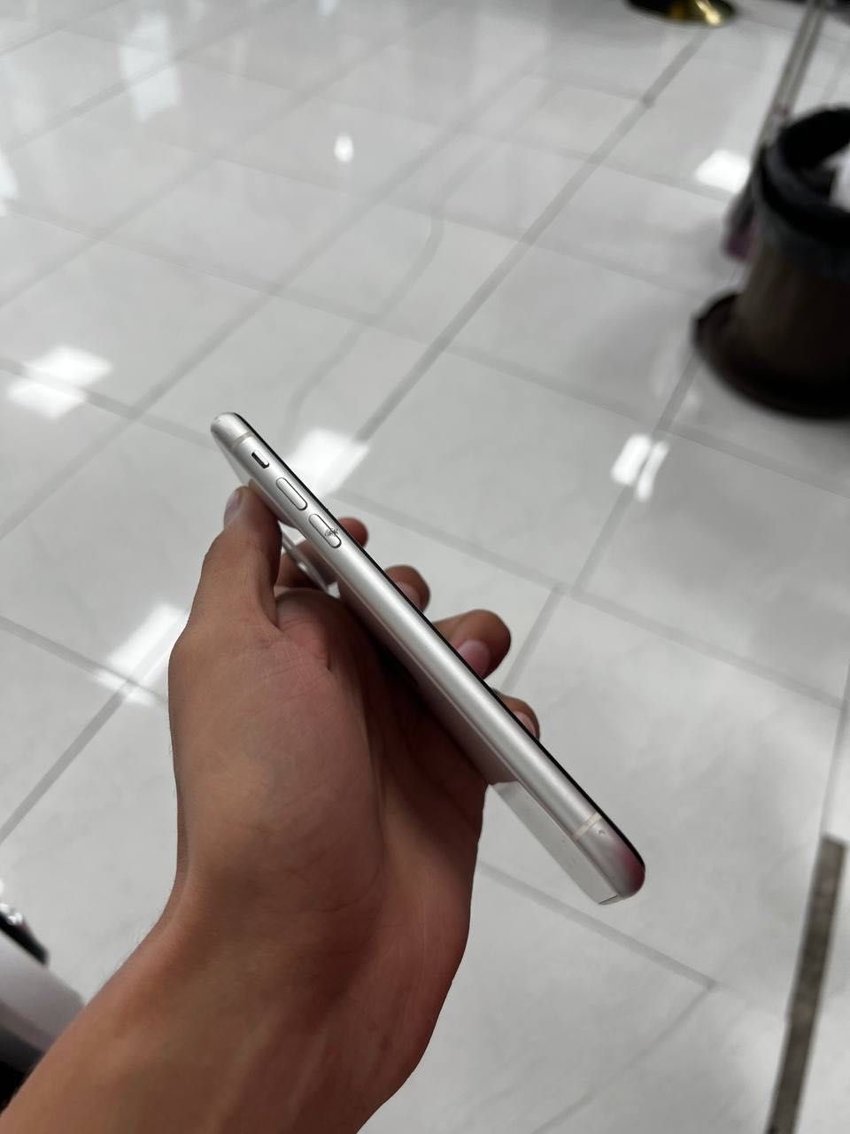 IPhone 11 64gb идеал состояние емкость 74% родной