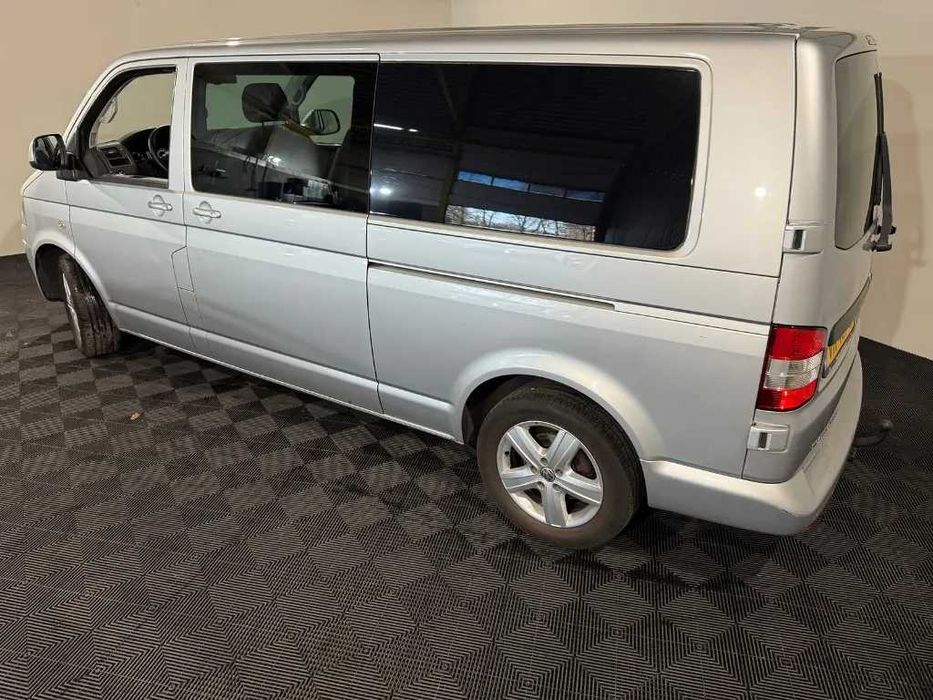 Volkswagen Transporter 2.0 TDI L2H1 Com. Cabină dublă