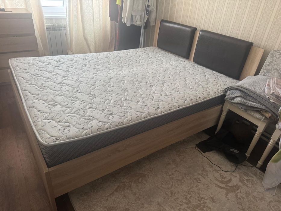 Кровать 160-200 с матрацем