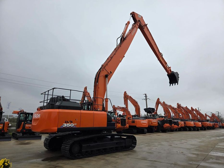 Hitachi BRATE LUNGI la 22m, cupa 1mc, 39 tone, HITACH ZX350LC-6, 2019, 7.452h, Consum mediu 21l/h, camera spate si laterale, Inst hydr pe brate, Cupa taluz, Lant 80% ok, Contragreutate, 284CP, posibilitate leasing, STARE FOARTE BUNA-PROMOTIE 179.900 EUR+T