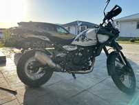 Royal Enfield Himalayan 450 (varianta Tubeless) - URGENT