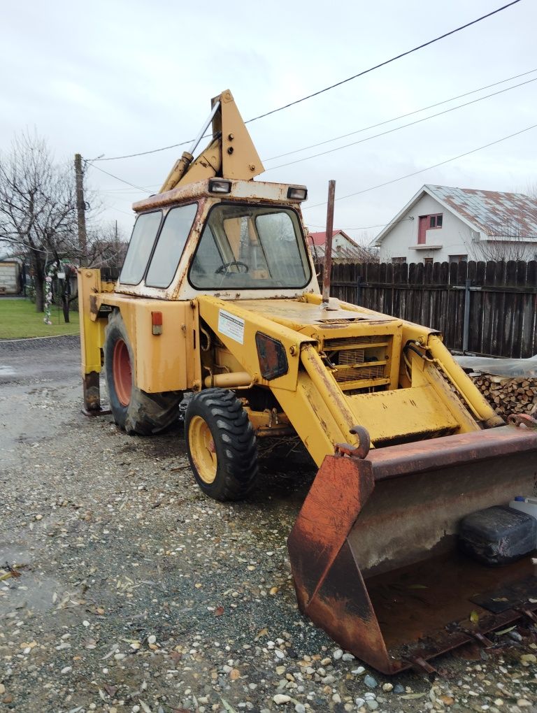 Buldoexcavator JCB