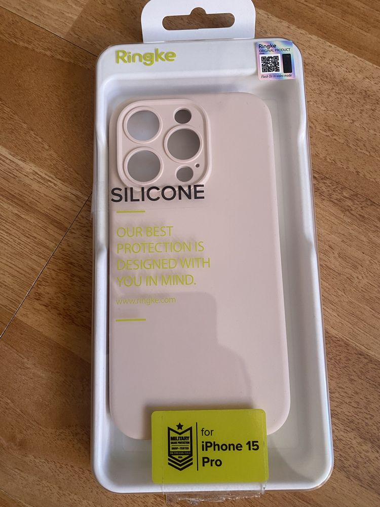Vand husa iphone 15 pro noua sigilata