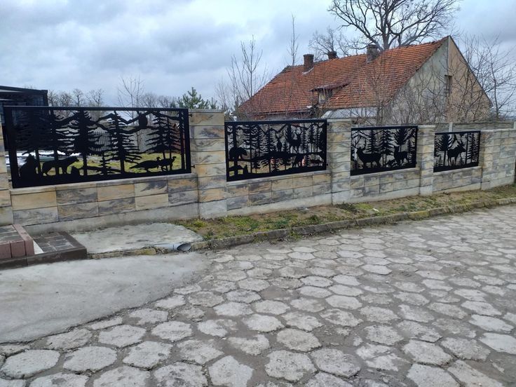 Porți din tabla decupată