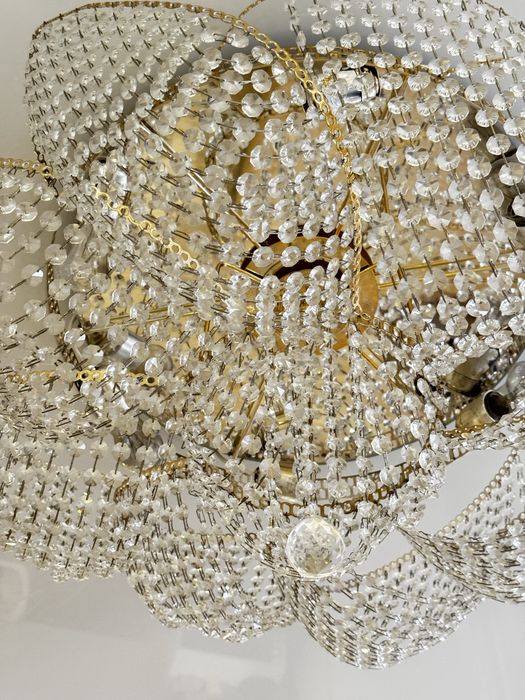 Продам люстру хрустальную