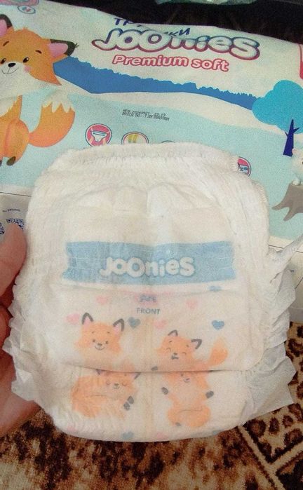 продам подгузники-трусики Joonies M размер