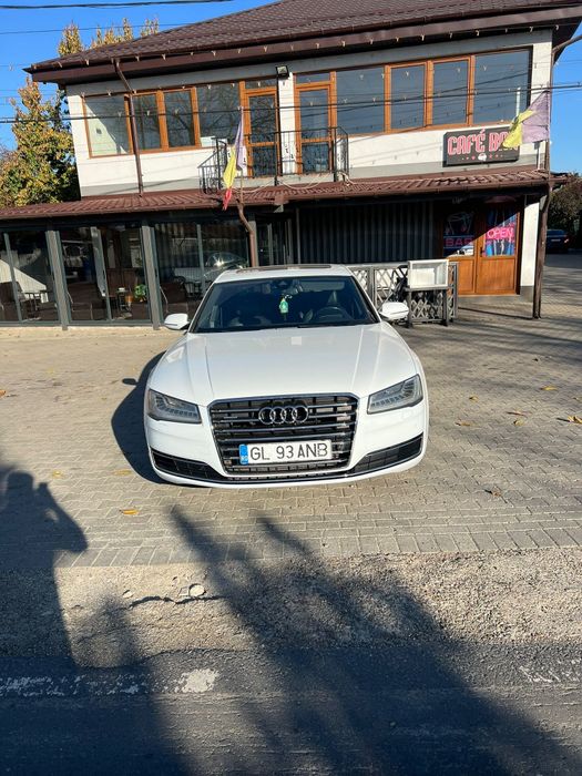 Vând Audi A8 anul 2016