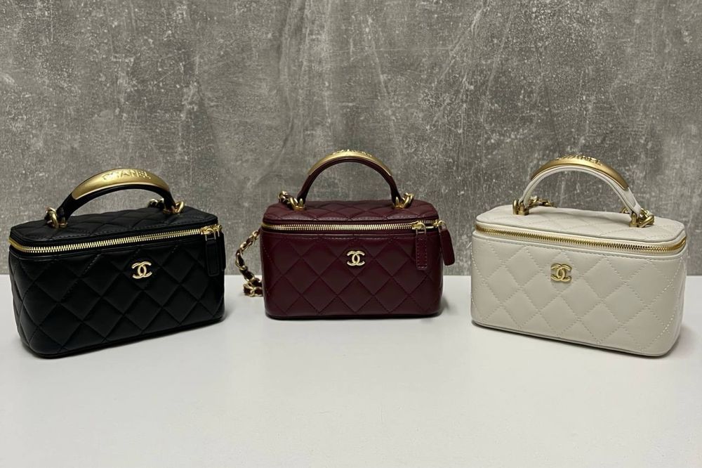 Geanta Chanel-piele naturală 100% Cod autenticitate interior