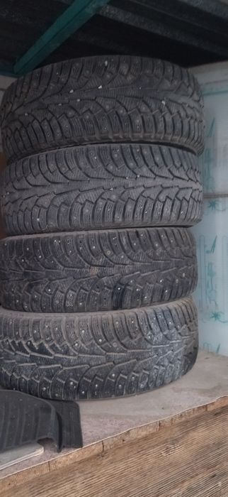 Продам зимние 235/60 R16