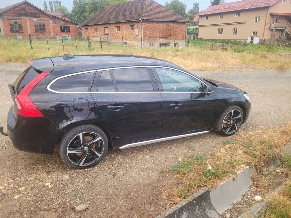 Vand volvo v60 2.0tdi 163 cp