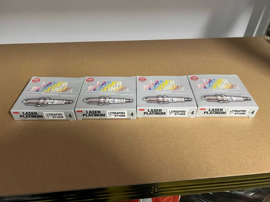 Продавам запалителни свещи NGK 97408