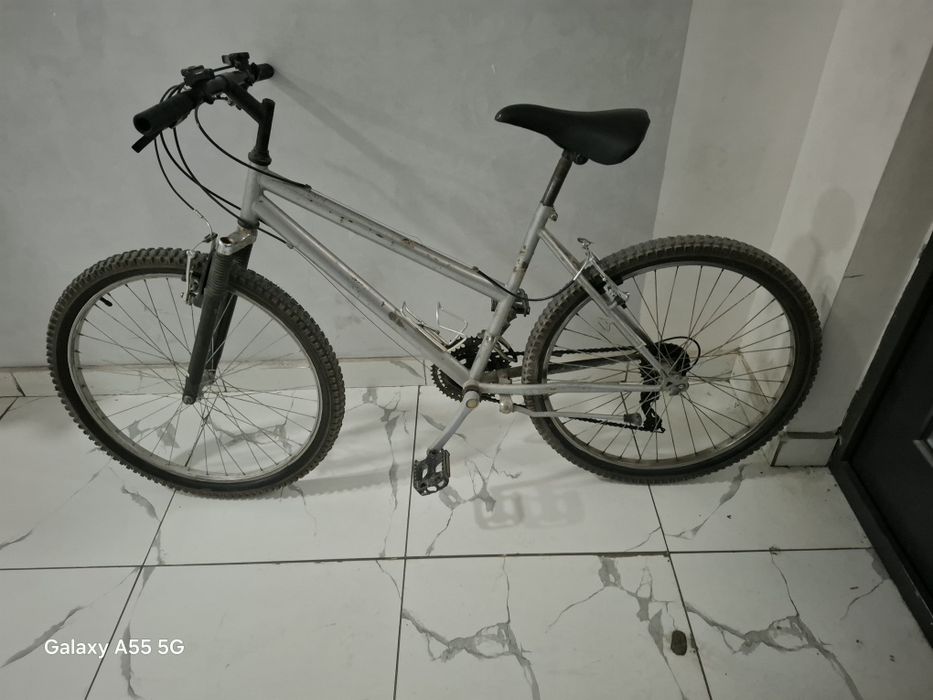Velosiped sotiladi sport Velosiped xolati tiniq