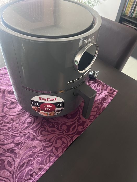 Tefal Airfryer 4.2l / 6 Person