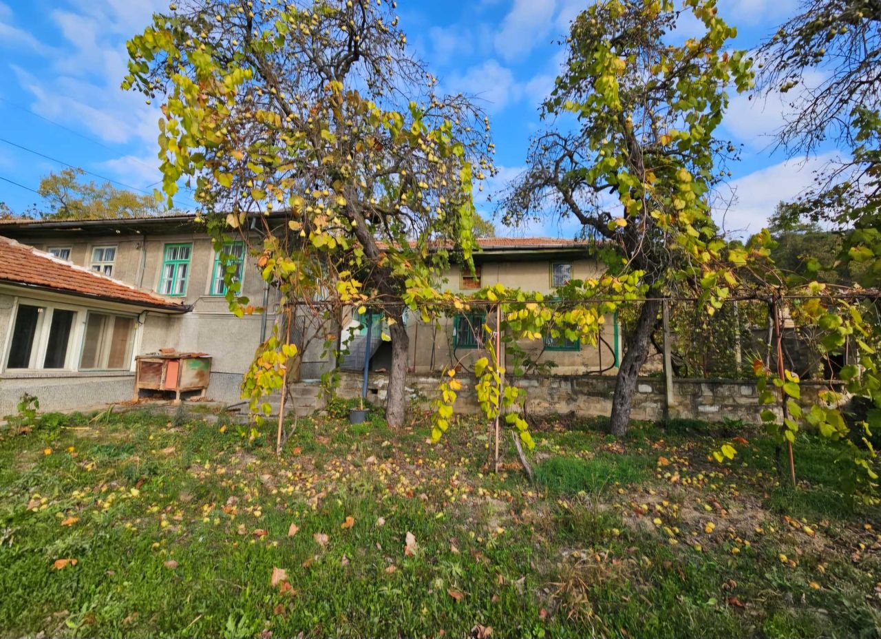 Продава се Къща в с. Присово, Област Велико Търново - 130 кв.м за 731 €/кв.м - Снимка #1