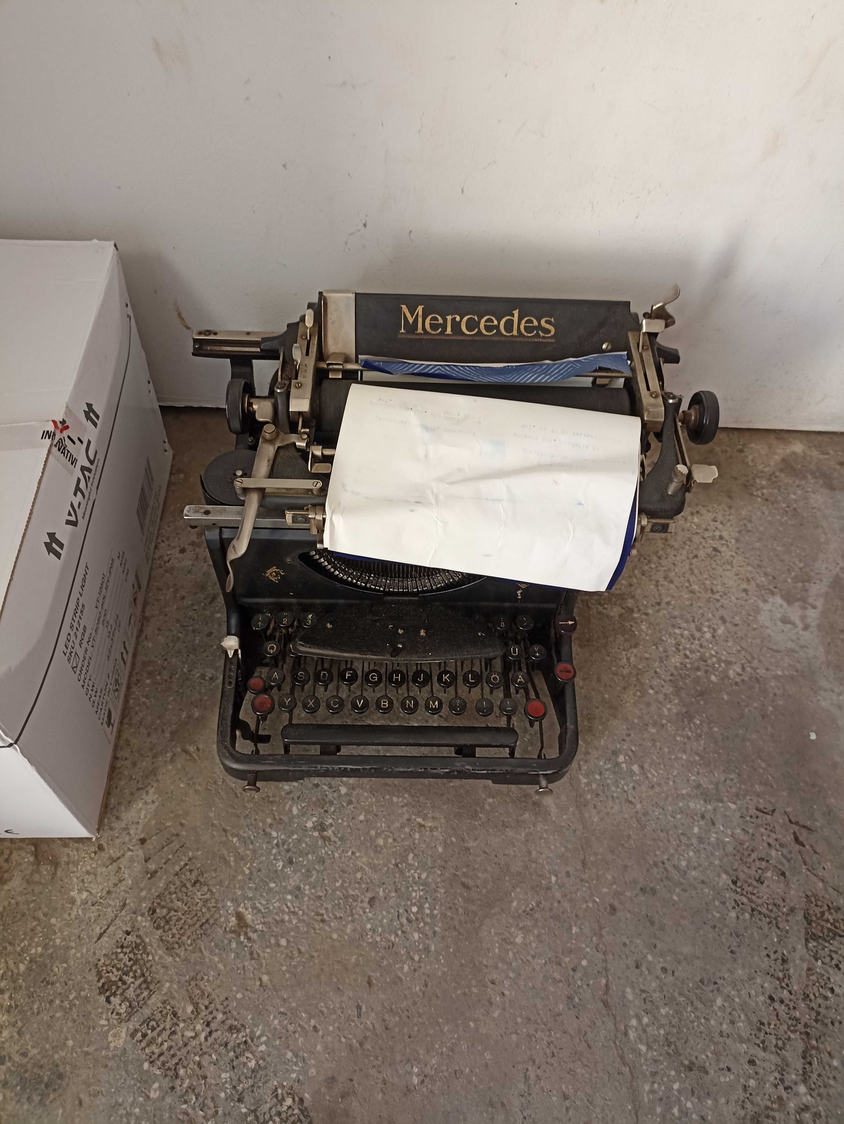 Пишеща машина мерцедес