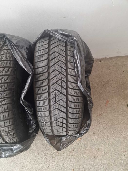 Зимни гуми Pirelli 235 55 18
