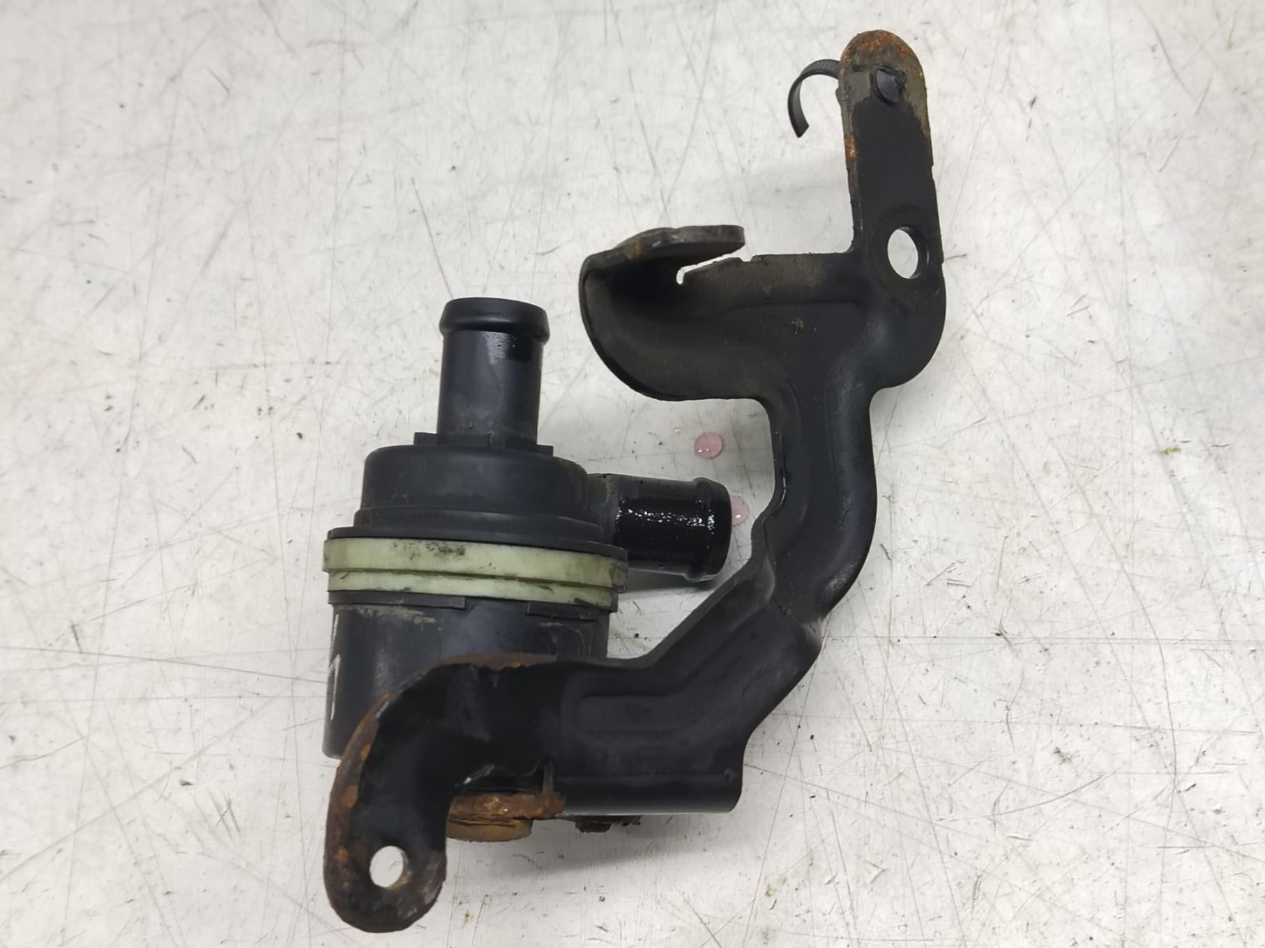 Pompa recirculare apa 6r0965561a Skoda Rapid 1 [2012 - 2017]