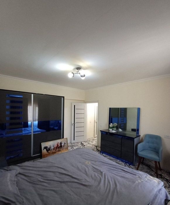 Yakkasaroy Oybek metro