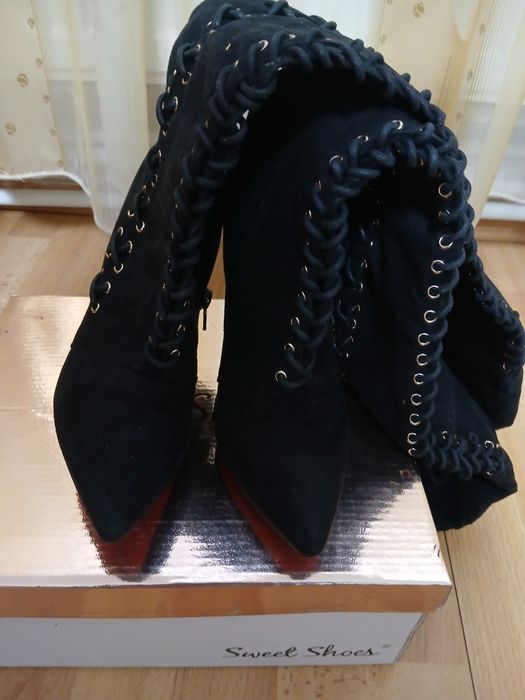 Vând cizme ptr.damă