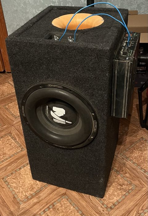 Продам два сабвуфера