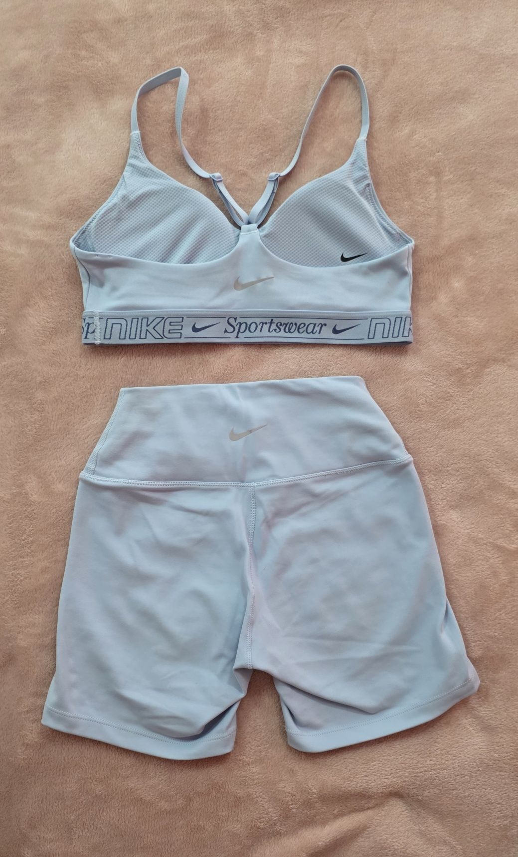 Спортни екипи Nike