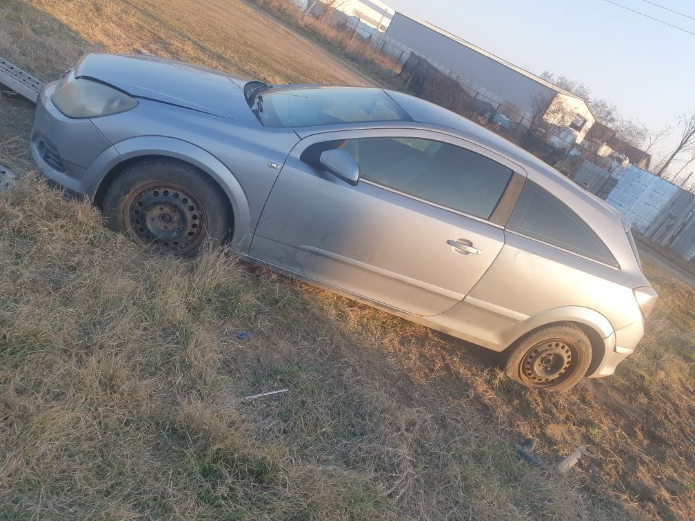 Dezmembrez opel astra h gtc 1.6i