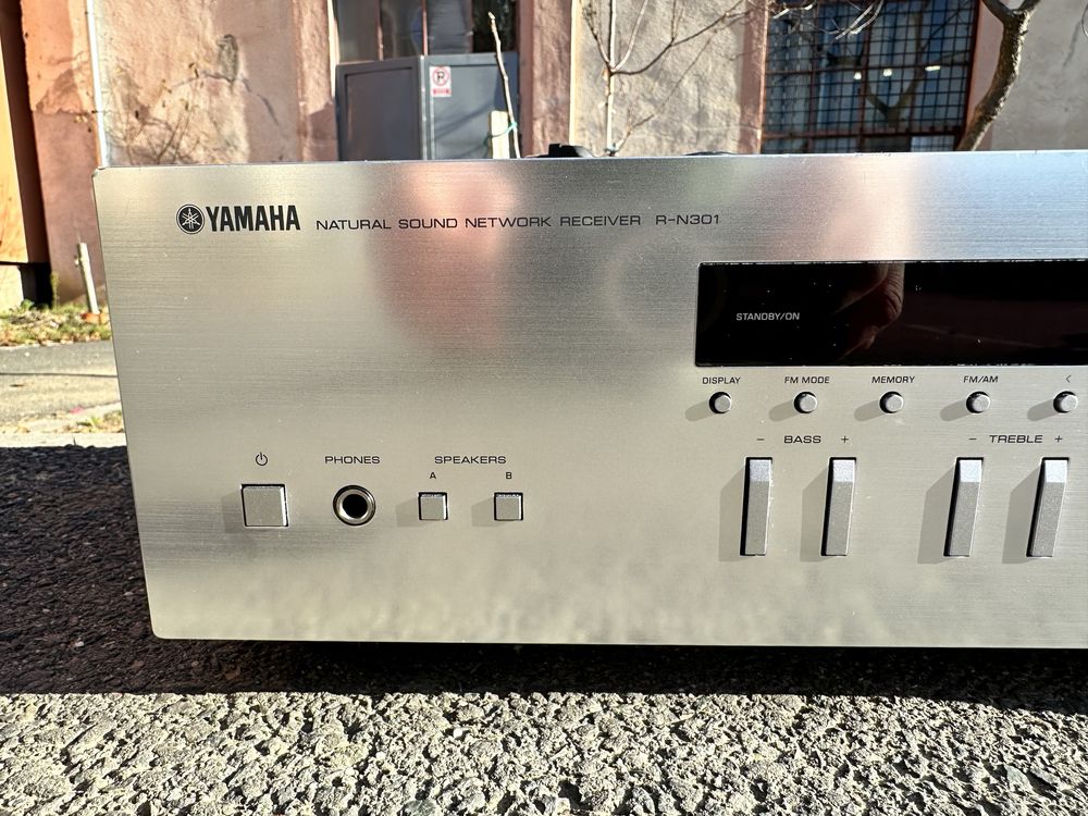 Yamaha R-N301 statie amplificator retea usb dnla spotify