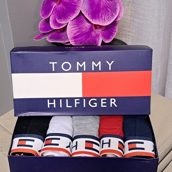 Vând set boxeri Tommy hilfiger