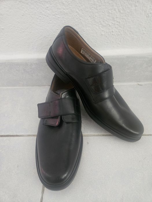 Vând pantofi Marca Clarks 41,5,258mm