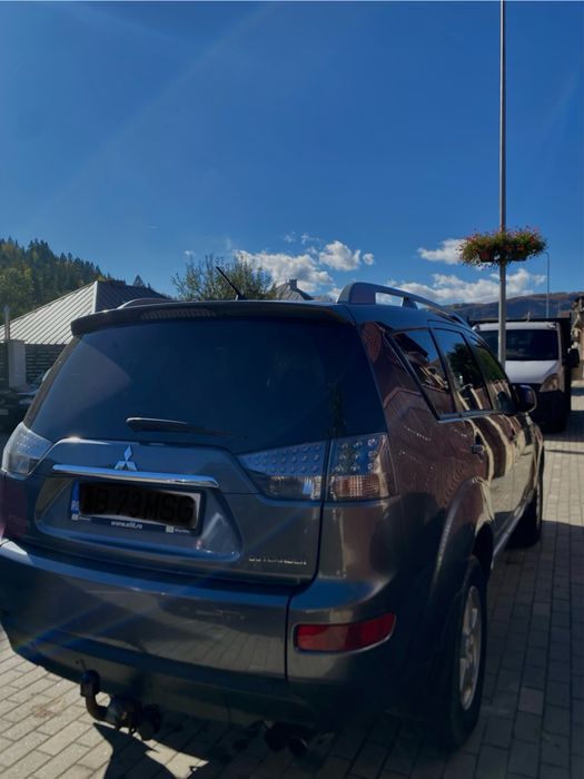 mitsubishi outlander