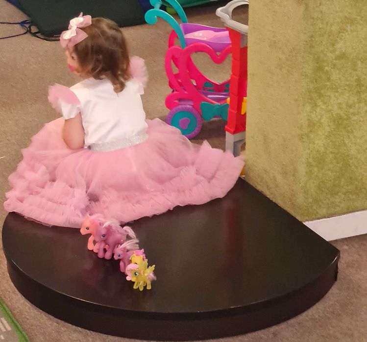 Рокля за рожден ден със Скай