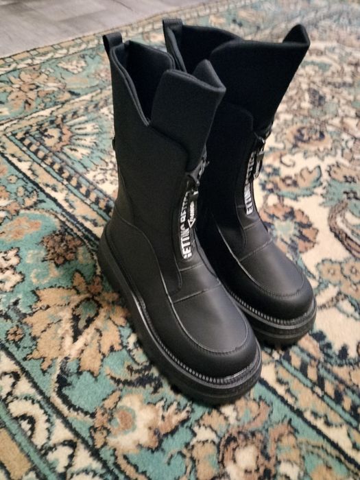 Сапоги новые  размеры 38