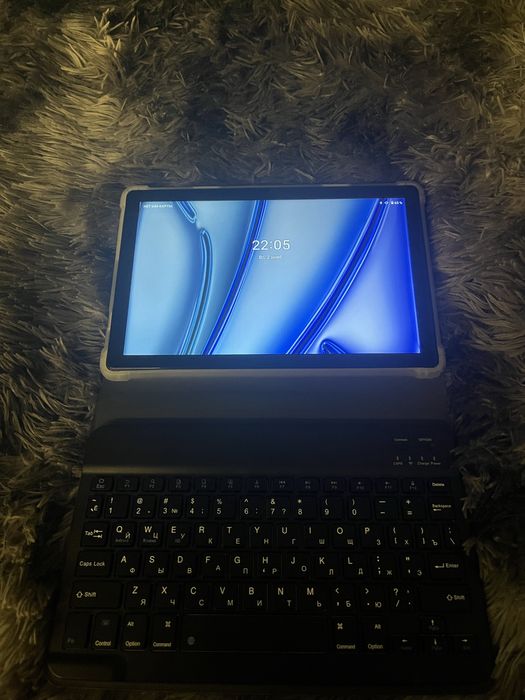 Продам планшет почти новый пользовались мало