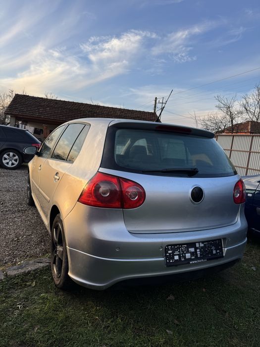 Vând Golf V 2.0TDI
