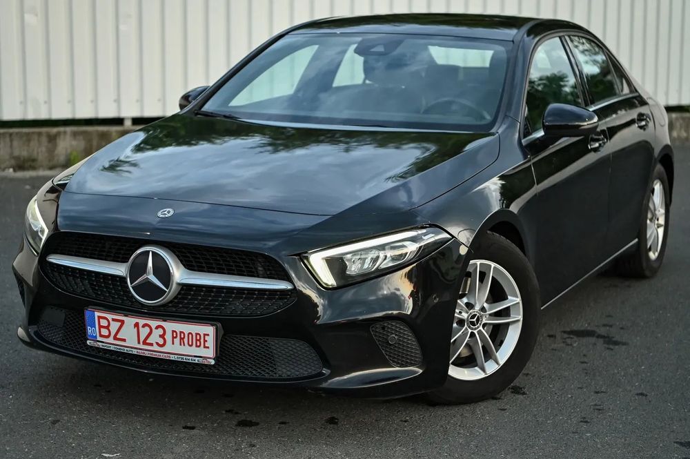 Mercedes-Benz A Full Led/ Virtual Cockpit/ Distronic/ Camera/ Piele neagra/ Garantie
