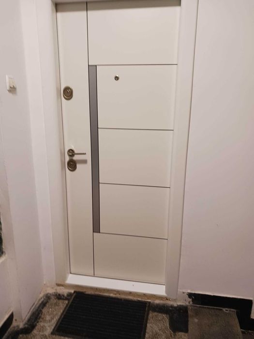 Apartament cu doua camere de vanzare .Mangalia