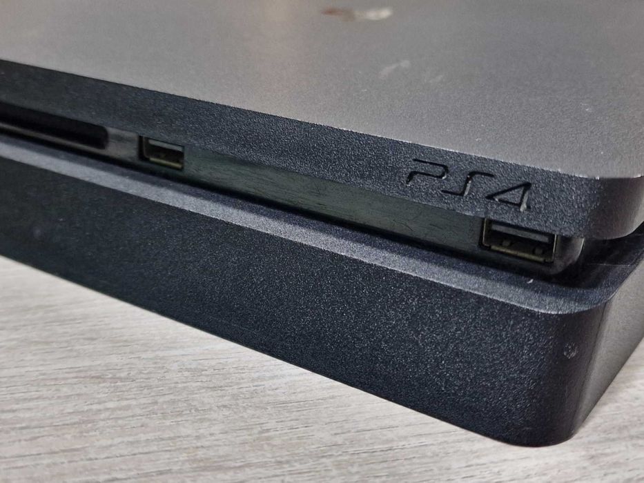 Sony PlayStation 4 Slim Jet Black 500GB