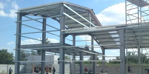Construim si vindem hale metalice