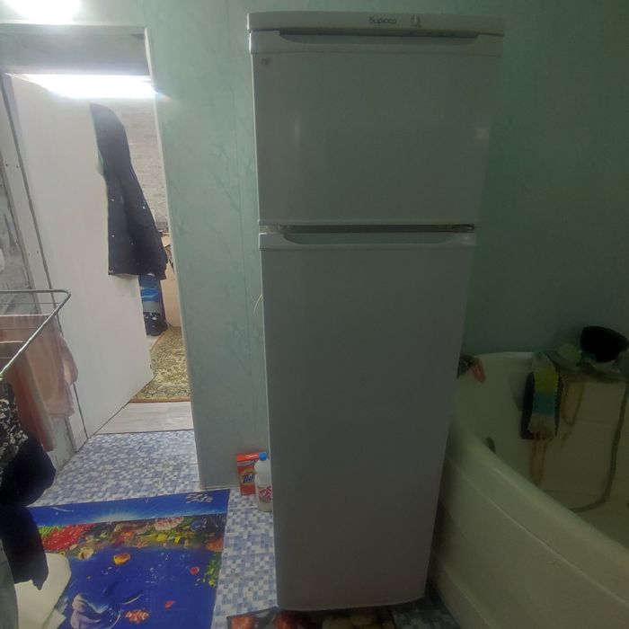 Холодильник небольшой