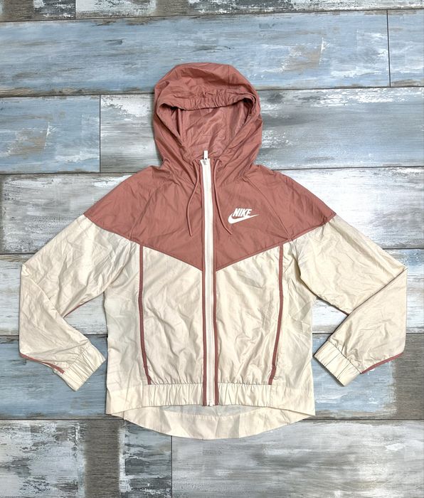 Дамско горнище Nike – размер S – отлично състояние