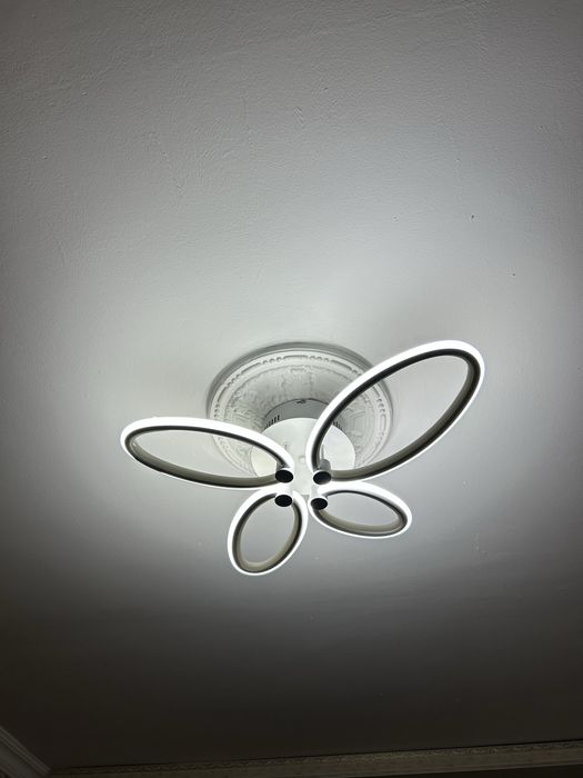 Продается Люстра Led