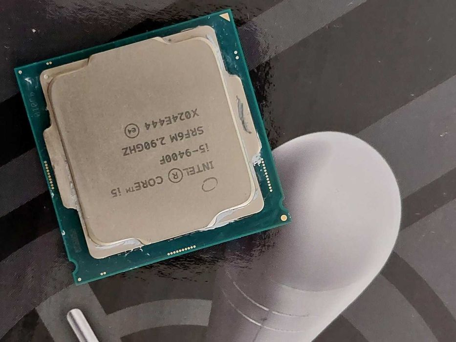 i5-9400F и intel i5-8600 - LGA1151 процесор , 6-ядрен