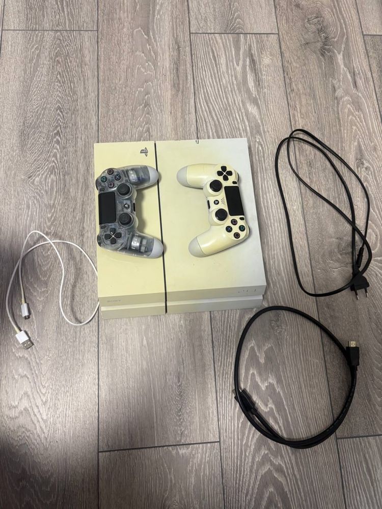 PS4 с два геймпада + диск Mortal Kombat XL