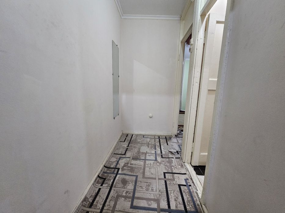 Фрунзенский масивда 2 хонали квартира сотилади