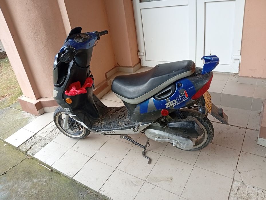 Vând scuter de 49