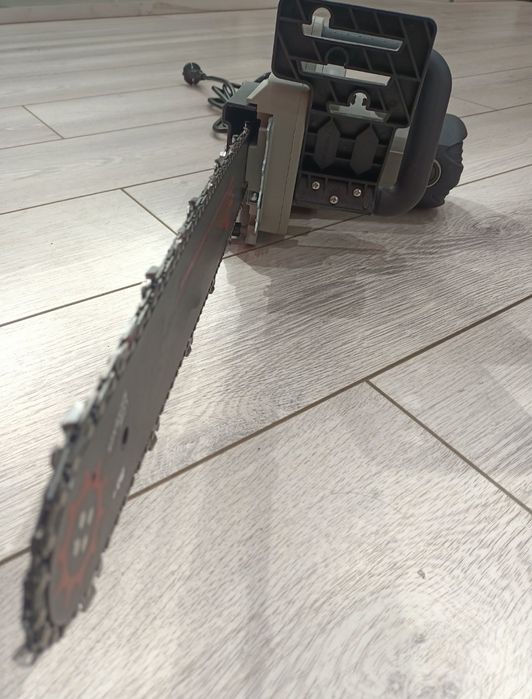 Продам цепную электропилу